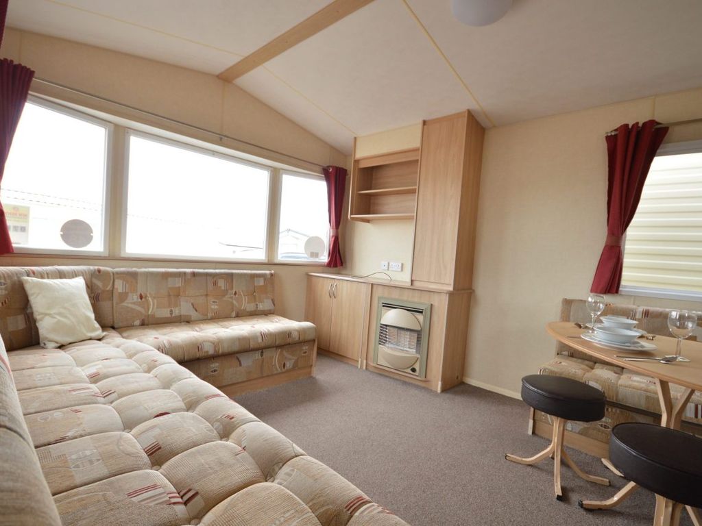 3 bed property for sale in Hythe Road, Dymchurch, Romney Marsh TN29, £