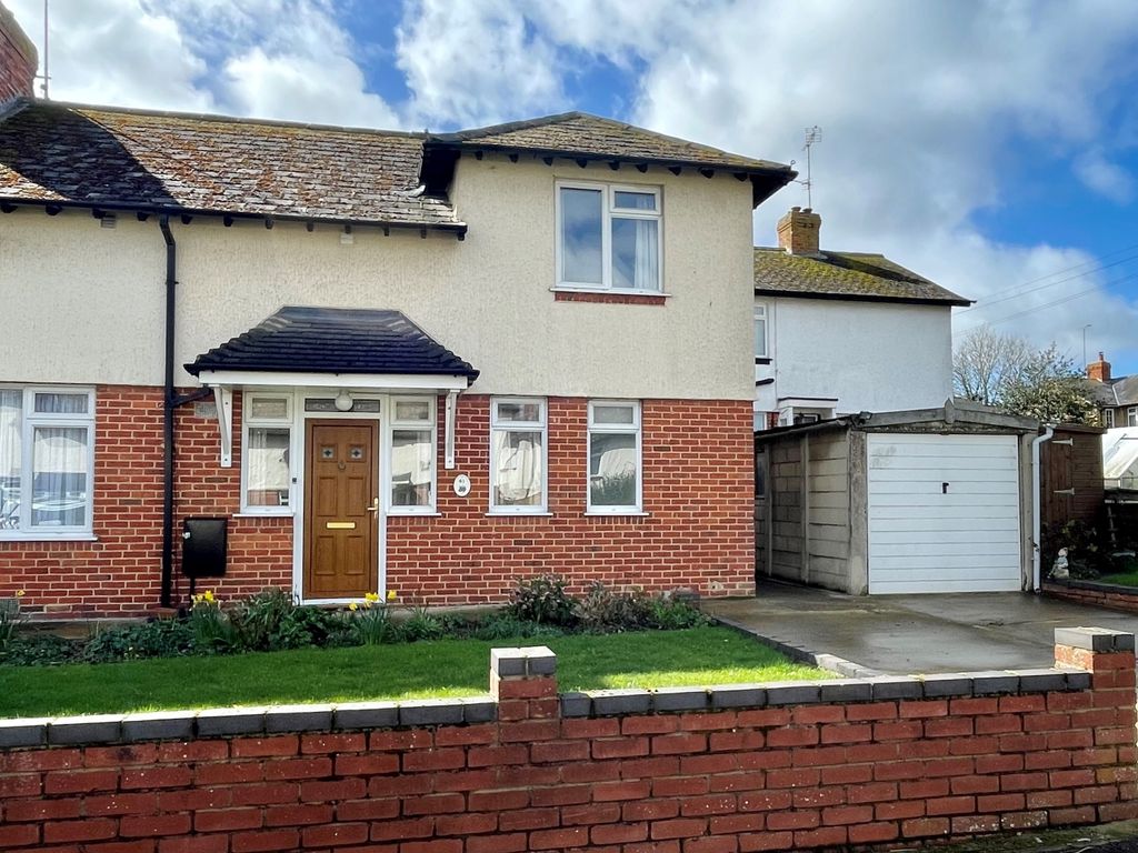 3 bed semidetached house for sale in Bourtonville, Buckingham MK18