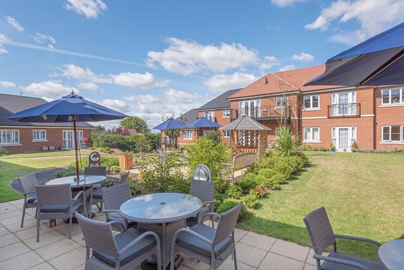 New home, 2 bed flat for sale in The Retreat, Princes Risborough HP27