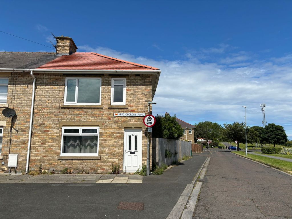 3 bed terraced house to rent in King Road, NewbigginByTheSea