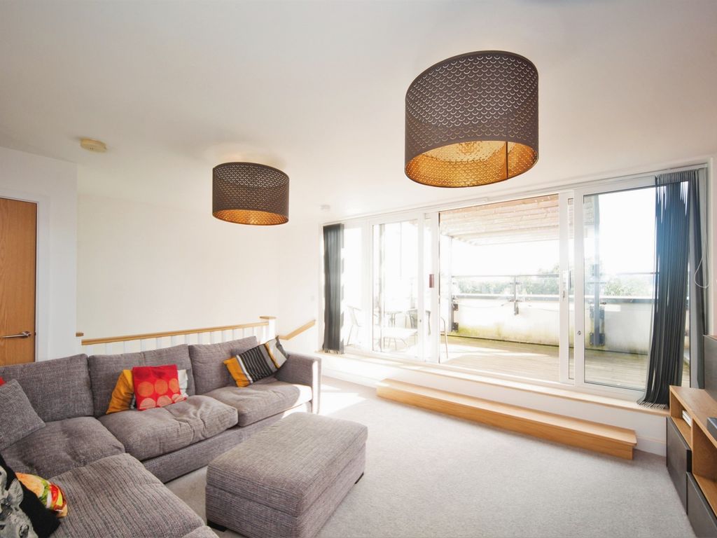 3 bed semidetached house for sale in Firepool Crescent, Taunton TA1