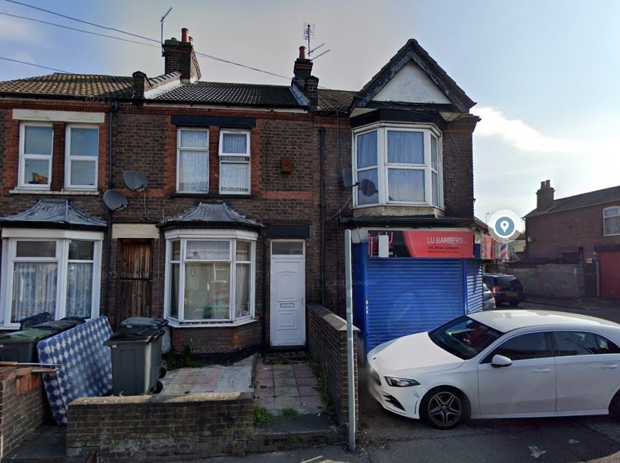3 bed terraced house for sale in Dallow Road, Luton LU1, £250,000 Zoopla