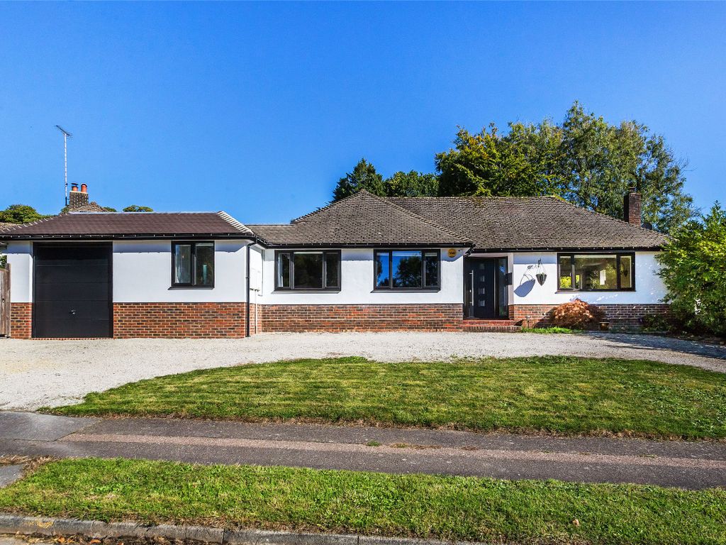 3 bed bungalow for sale in Paddock Way, Hurst Green RH8 Zoopla