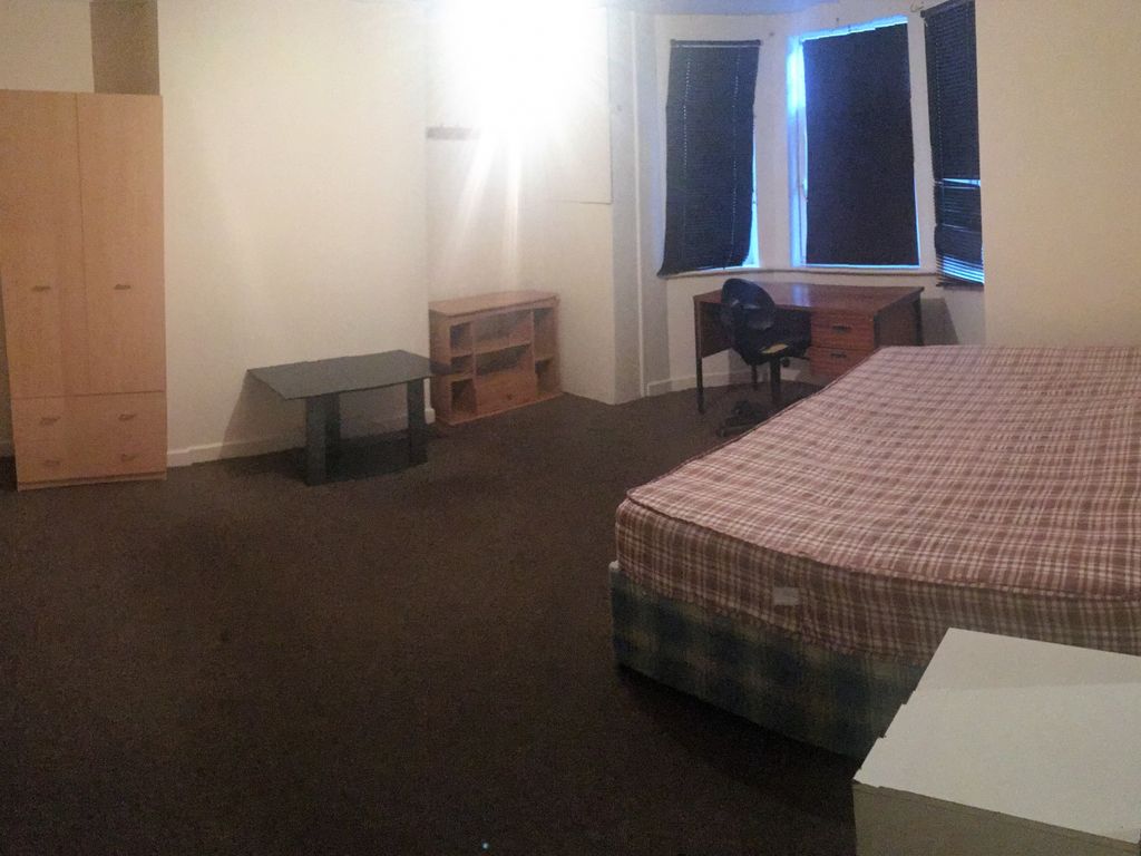 8 bed shared to rent in Wakefield, West Yorkshire WF1, £