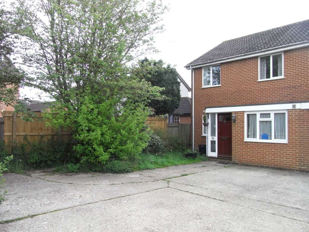 3 bed property to rent in Harwich Close, Lower Earley RG6 Zoopla