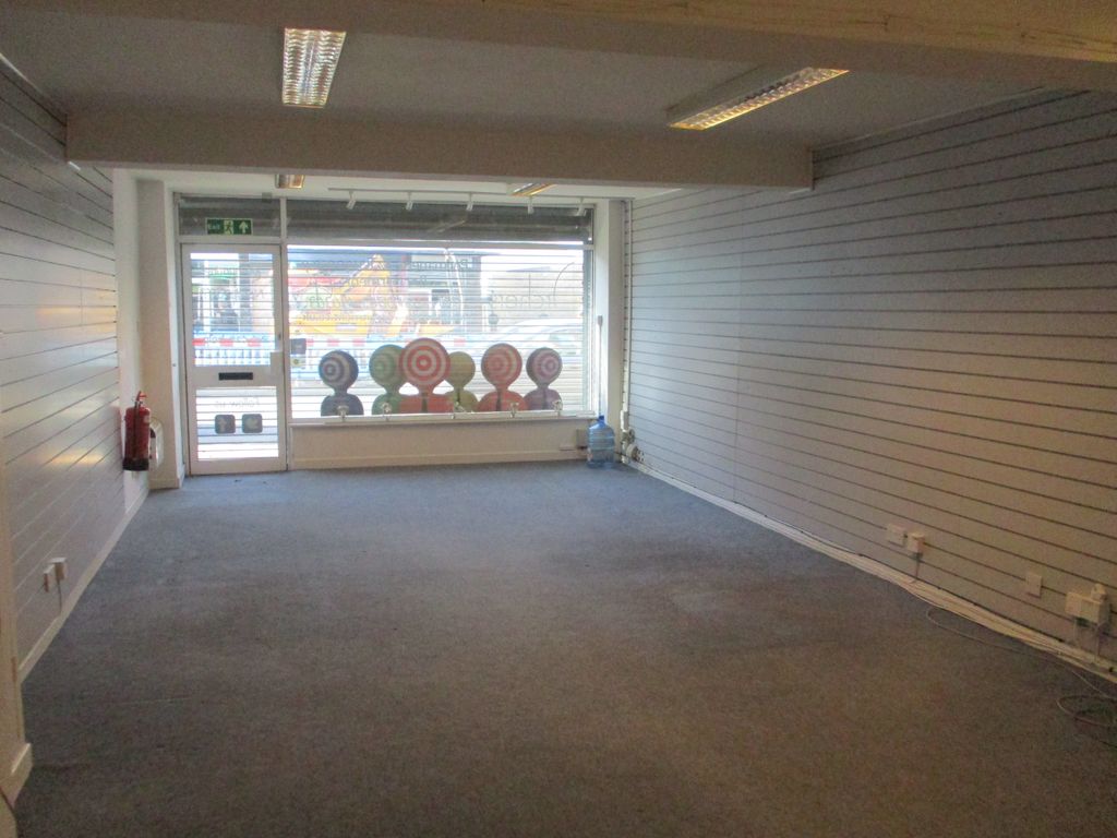 Retail premises to let in Cricklade Road, Swindon SN2 Zoopla