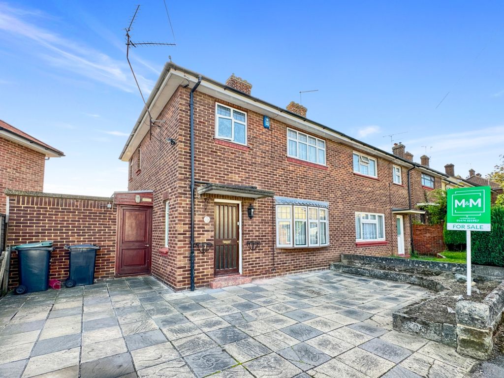 3 bed semidetached house for sale in Greenhill Road, Northfleet