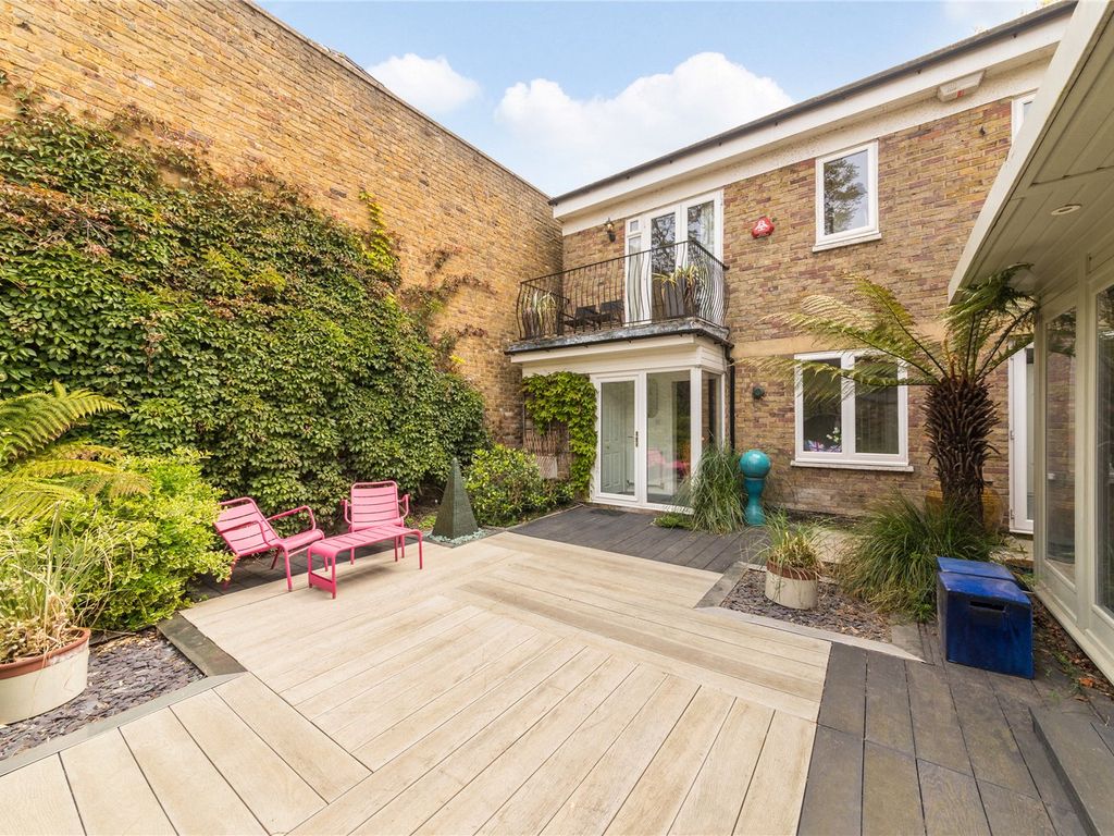 2 bed mews house for sale in Camden Mews, London NW1 Zoopla