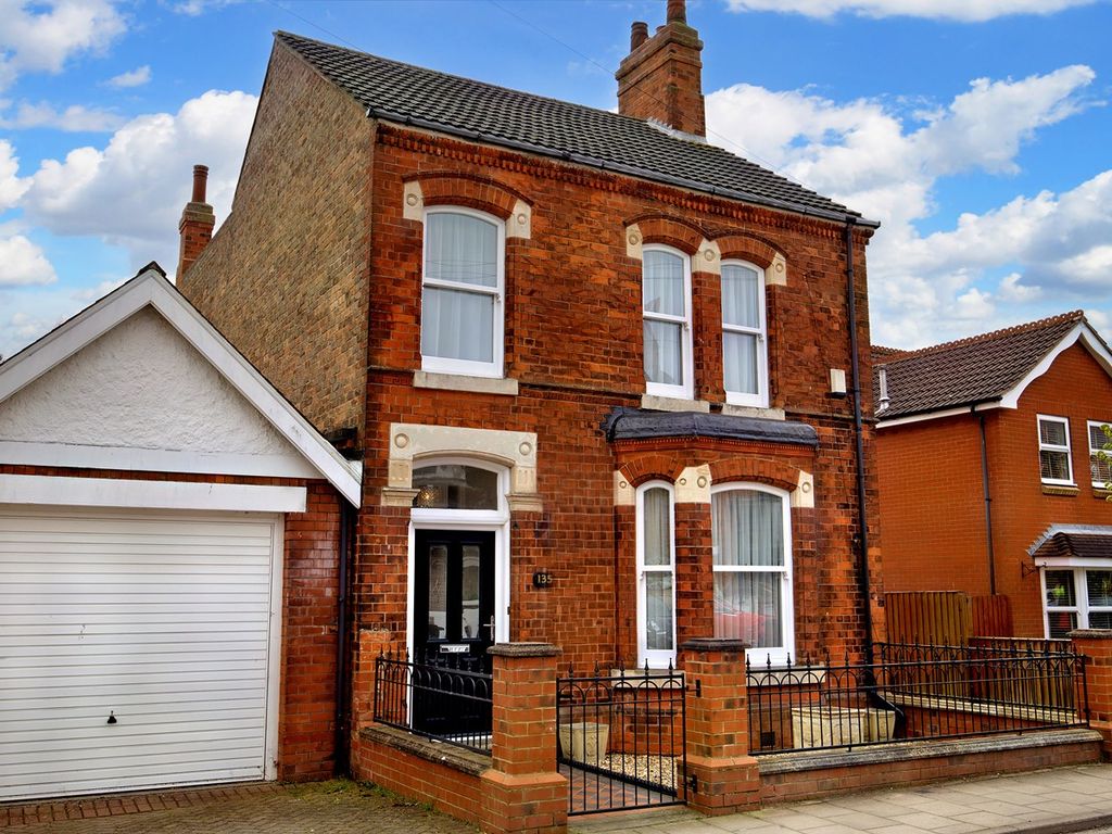 5 bed detached house for sale in Mill Road, Cleethorpes DN35 Zoopla