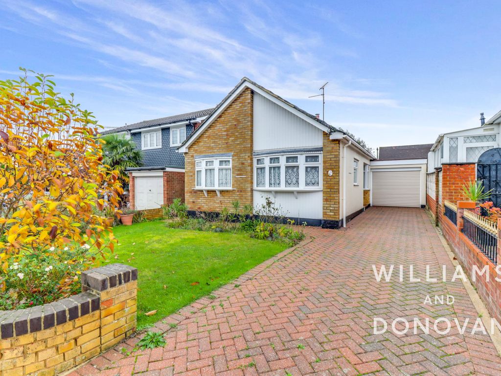 2 bed detached bungalow for sale in Parkstone Avenue, Benfleet SS7, £
