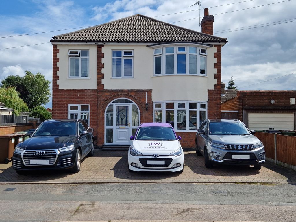 5 bed detached house for sale in Highway Road, Thurmaston LE4, £500,000