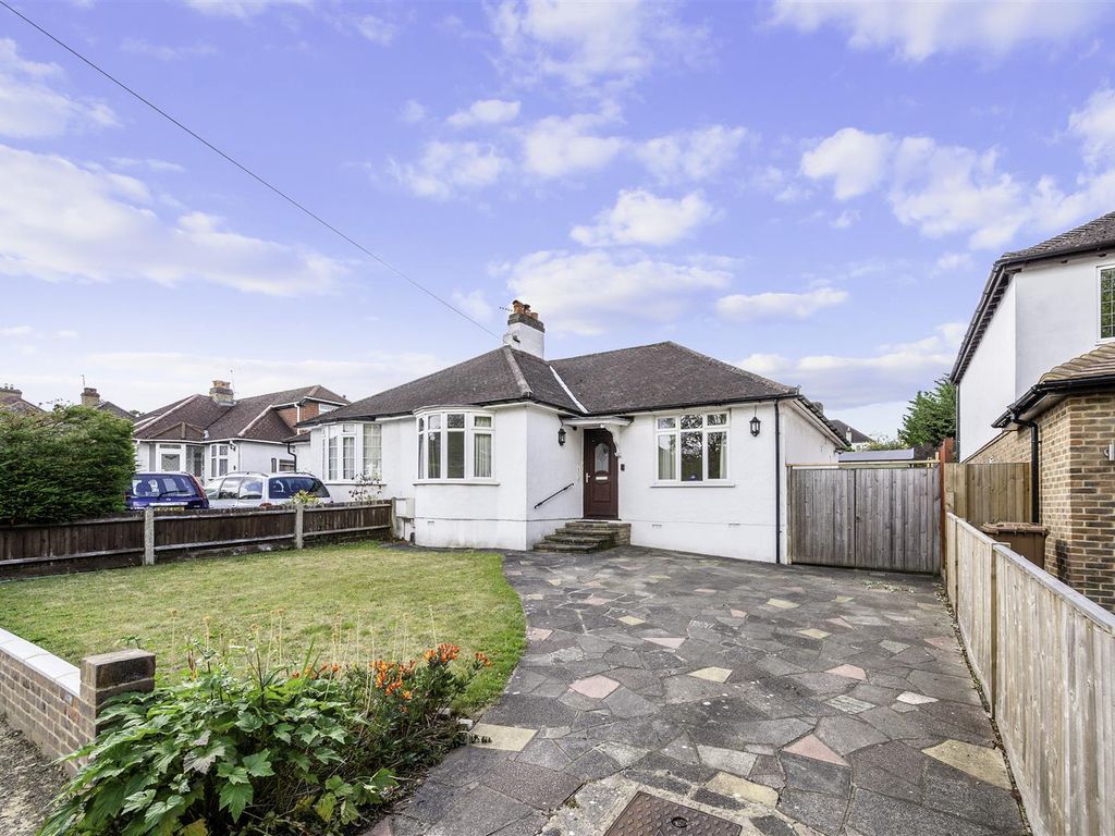 2 bed semidetached bungalow for sale in Palmersfield Road, Banstead