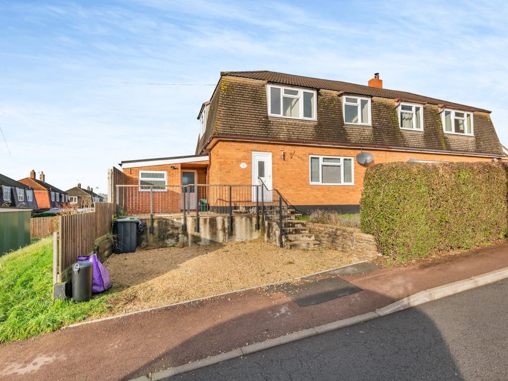 4 bed semidetached house for sale in Woodland View, Wyesham, Monmouth