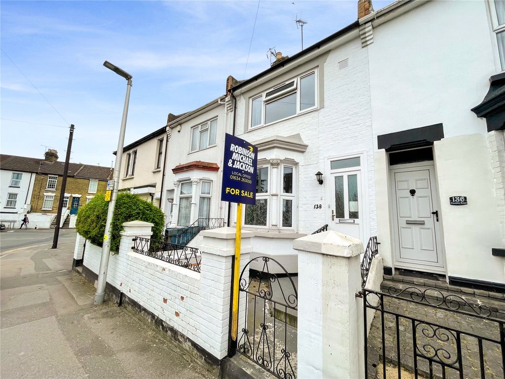 3 Bed Terraced House For Sale In Franklin Road Gillingham Kent Me7 £