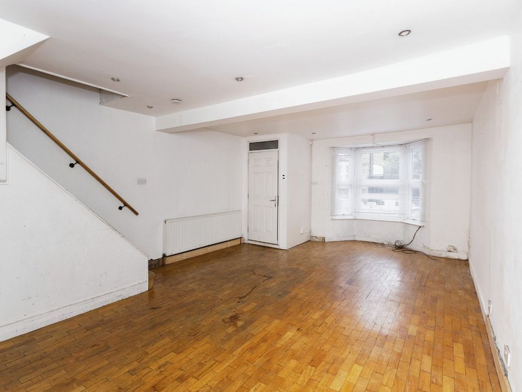 3 bed terraced house for sale in Khartoum Road, London E13 Zoopla