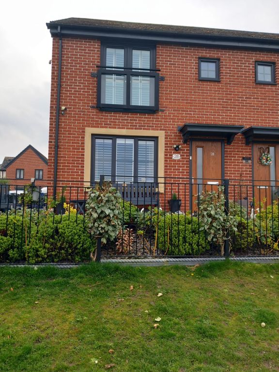 3 bed semidetached house for sale in Scottsdale Road, Castlefields