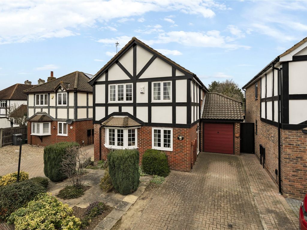 4 bed detached house for sale in Magpie Hall Lane, Bromley BR2, £