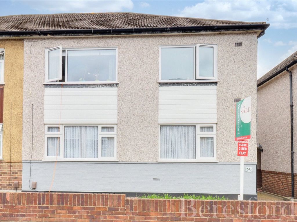 2 bed flat for sale in Queens Park Road, Romford RM3 Zoopla