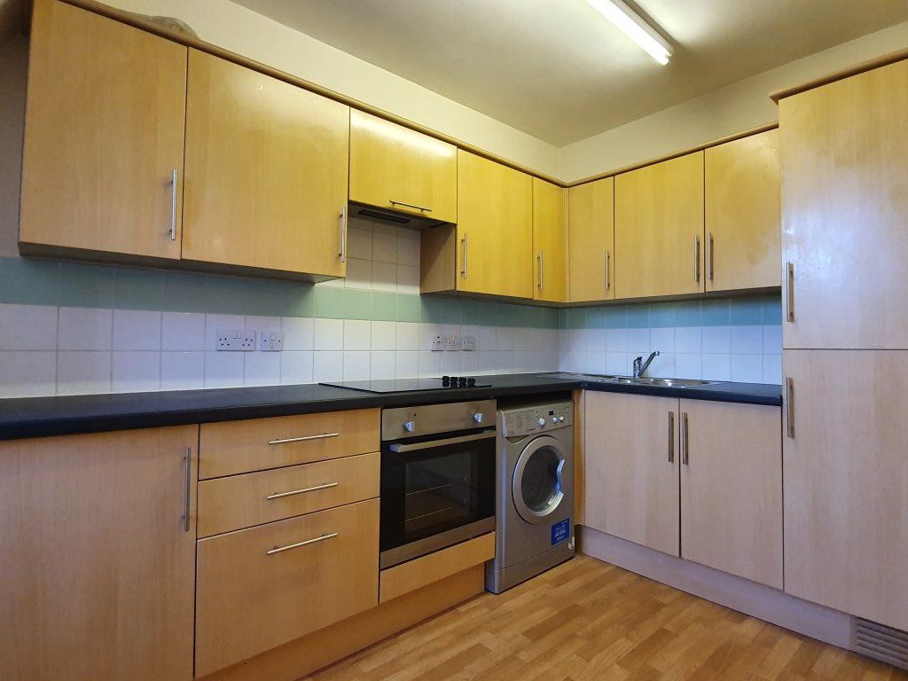 1 bed flat to rent in High Street, Watford WD17, £1,250 pcm Zoopla