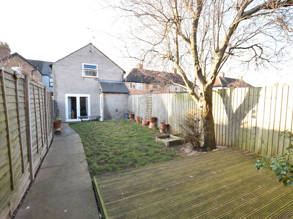 3 bed semidetached house for sale in Kings Road, Evesham