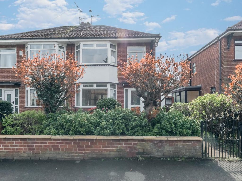 3 bed semidetached house for sale in Stanningley Road, Armley, Leeds