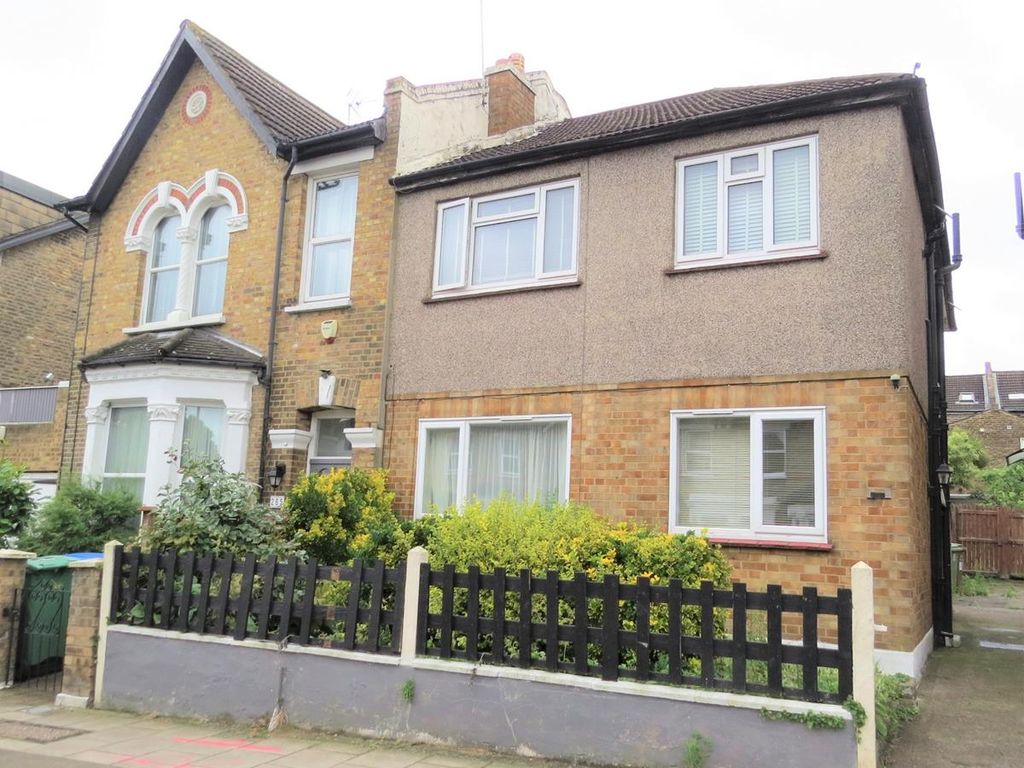 2 bed flat to rent in Crystal Palace Road, East Dulwich, London SE22, £