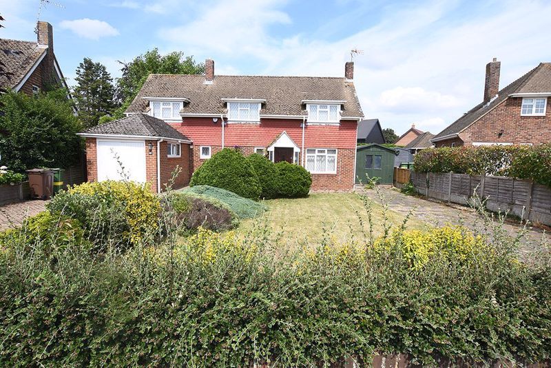 3 bed detached house for sale in Banky Meadow, Barming ME16, £500,000 Zoopla