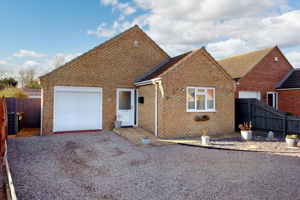 3 bed detached bungalow for sale in Swan Gardens, Parson Drove, Wisbech
