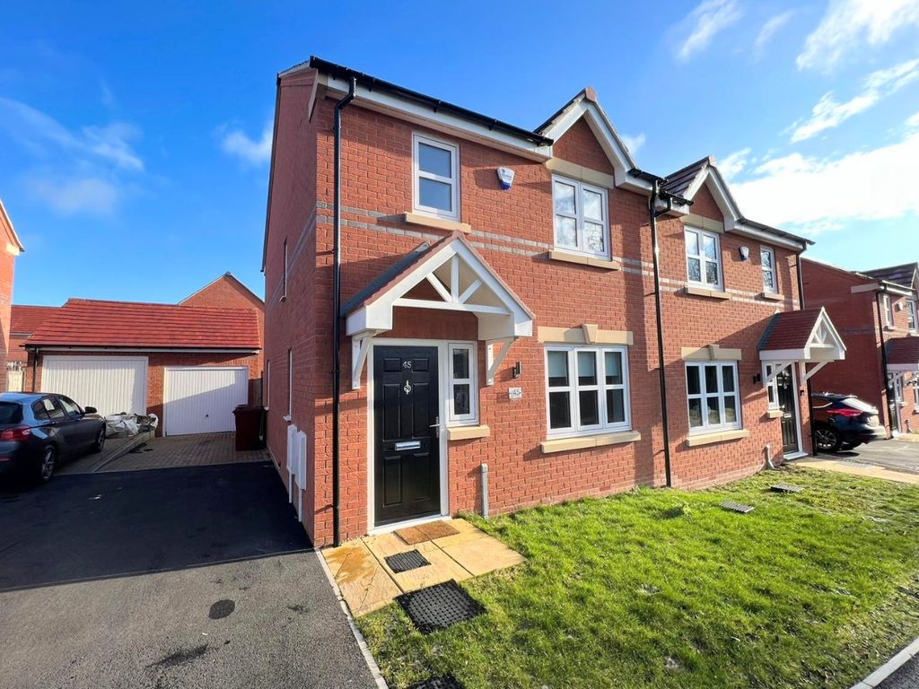 3 bed semidetached house to rent in The Fox Hollies, Shirland