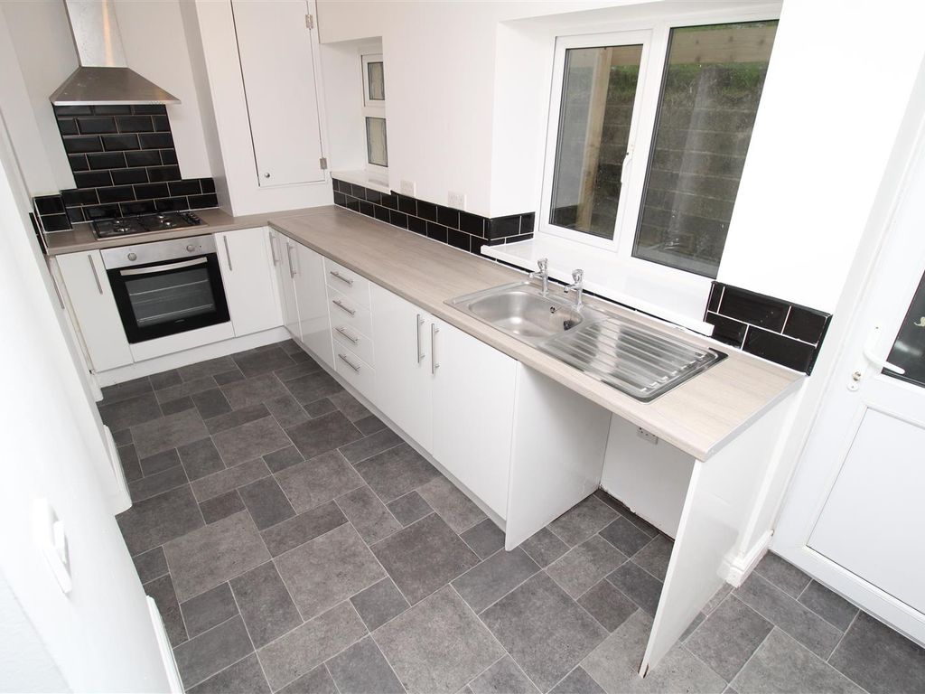 3 bed terraced house to rent in Park Street, Clydach Vale, Tonypandy