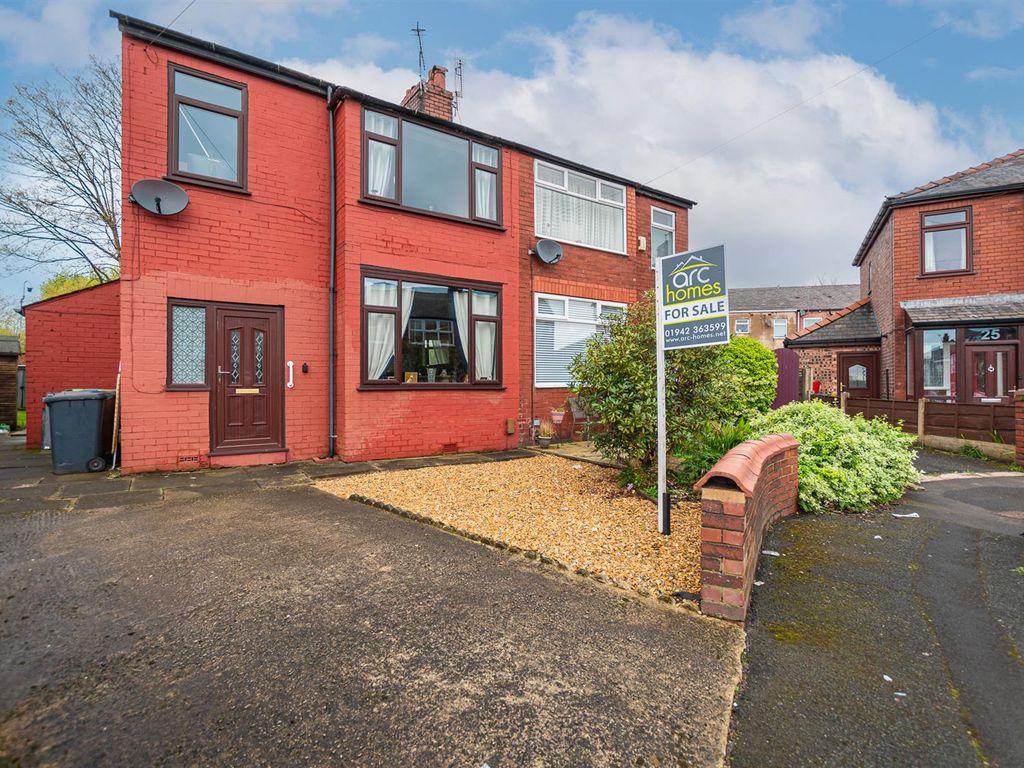 2 bed semidetached house for sale in Laburnum Avenue, Atherton