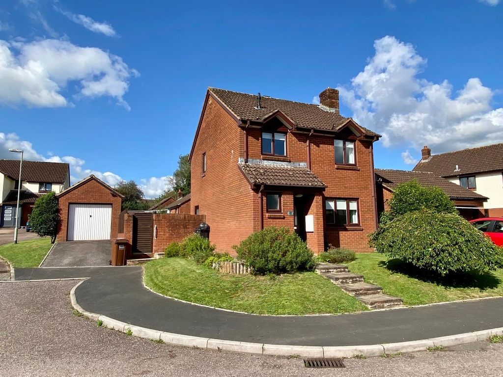 3 bed detached house for sale in Fairfield, Sampford Peverell, Tiverton