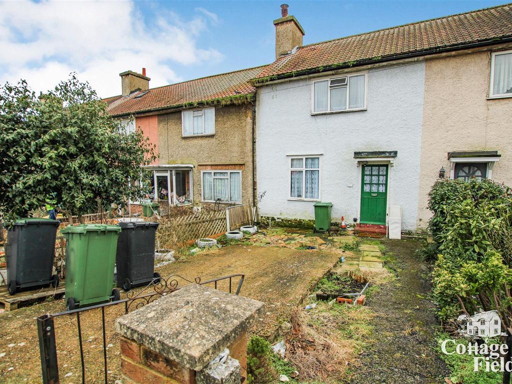 3 bed terraced house to rent in Pendragon Road, Downham, Bromley BR1, £