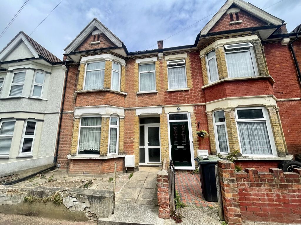 2 bed terraced house for sale in Richmond Street, SouthendOnSea