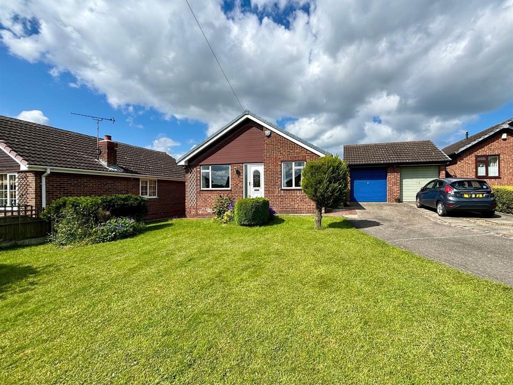 2 bed detached bungalow for sale in Shuttocks Fold, Kippax, Leeds LS25