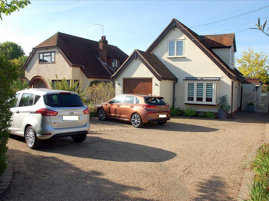 3 bed detached house for sale in Writtle Road, Chelmsford CM1, £565,000