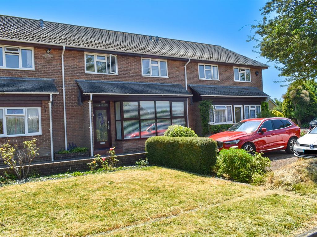 4 bed terraced house to rent in Crossways, Everton, Lymington SO41, £