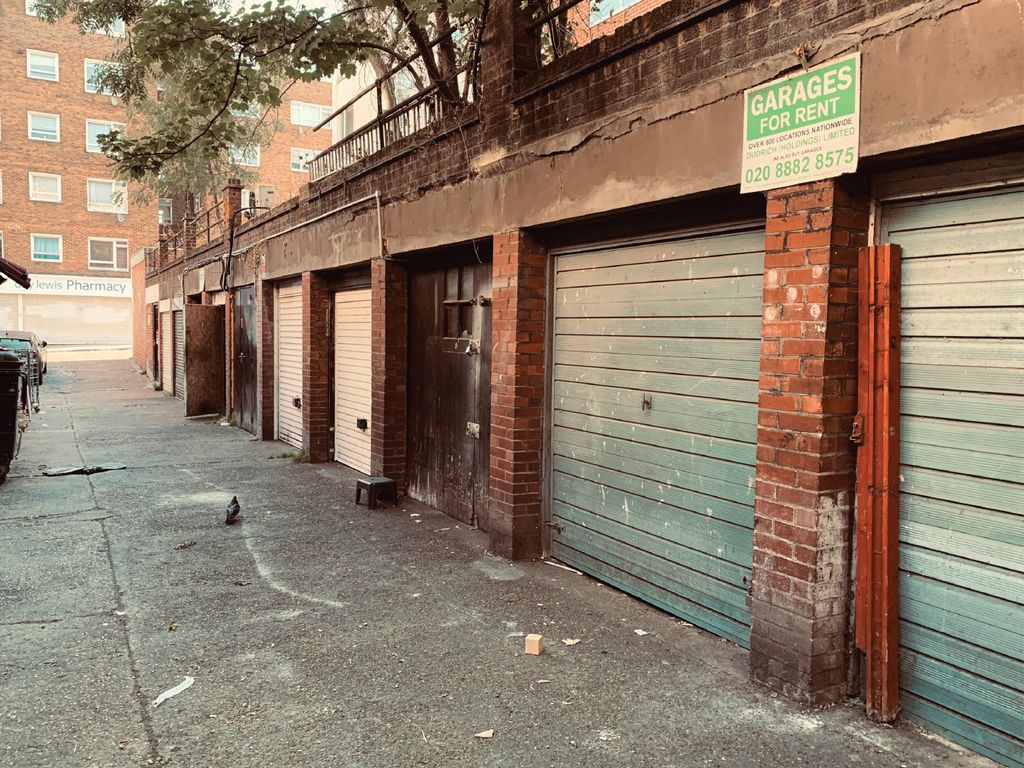 Parking/garage for sale in Streatham High Road, London SW16 Zoopla