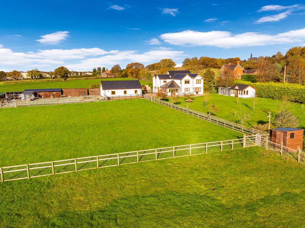 5 bed detached house for sale in Shrewsbury Road, Prees, Whitchurch
