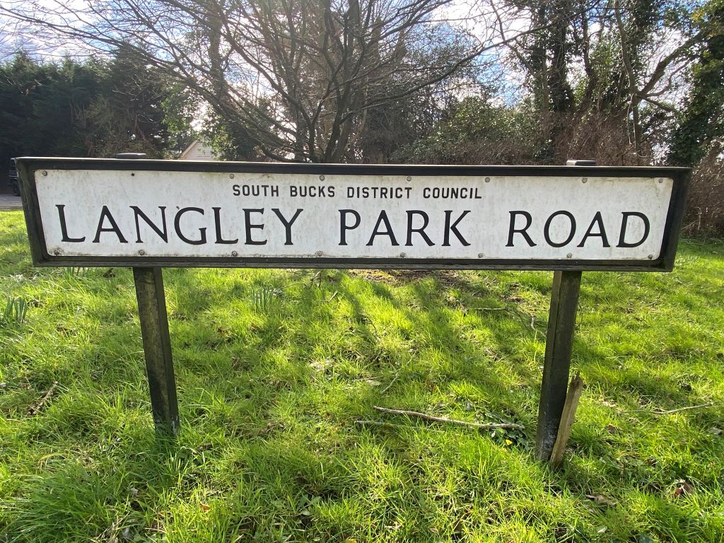 Langley Park Road, Iver SL0  