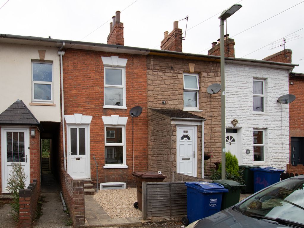 2 bed terraced house for sale in Centre Street, Banbury OX16 Zoopla