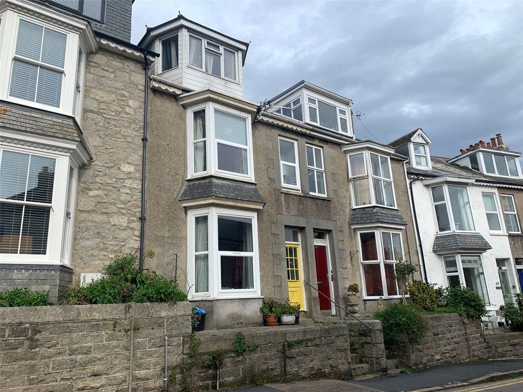 2 bed flat for sale in Bedford Road, St. Ives TR26, £150,000 Zoopla