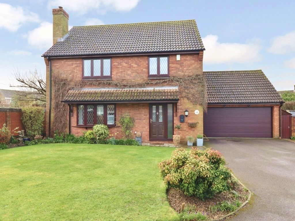 4 bed detached house for sale in Rowley Drive, Botley SO30, £599,950