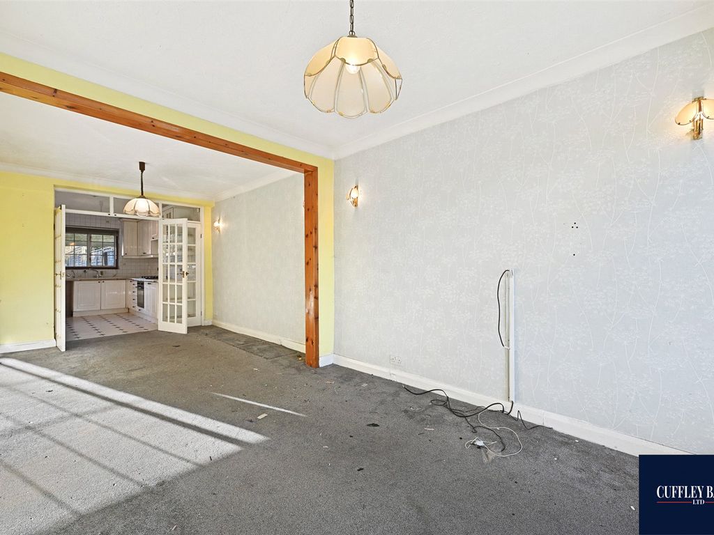 3 bed semidetached house for sale in Bilton Road, Perivale, Middlesex