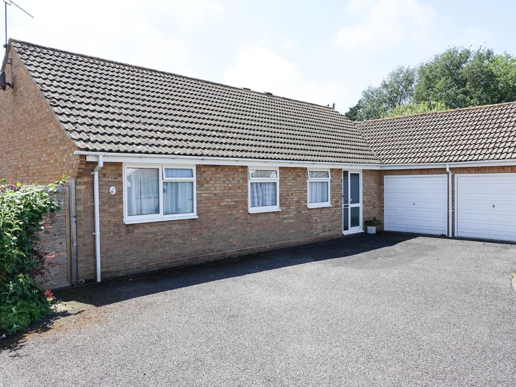4 bed bungalow for sale in Litle Babbsham, Aldwick, Bognor Regis PO21