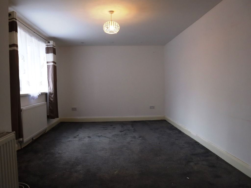 3 bed town house for sale in Brighton Road, Leicester LE5, £255,000