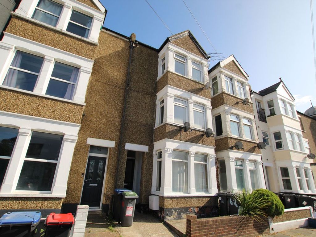 1 bed flat for sale in Flat, Albany Drive, Herne Bay CT6, £165,000 Zoopla