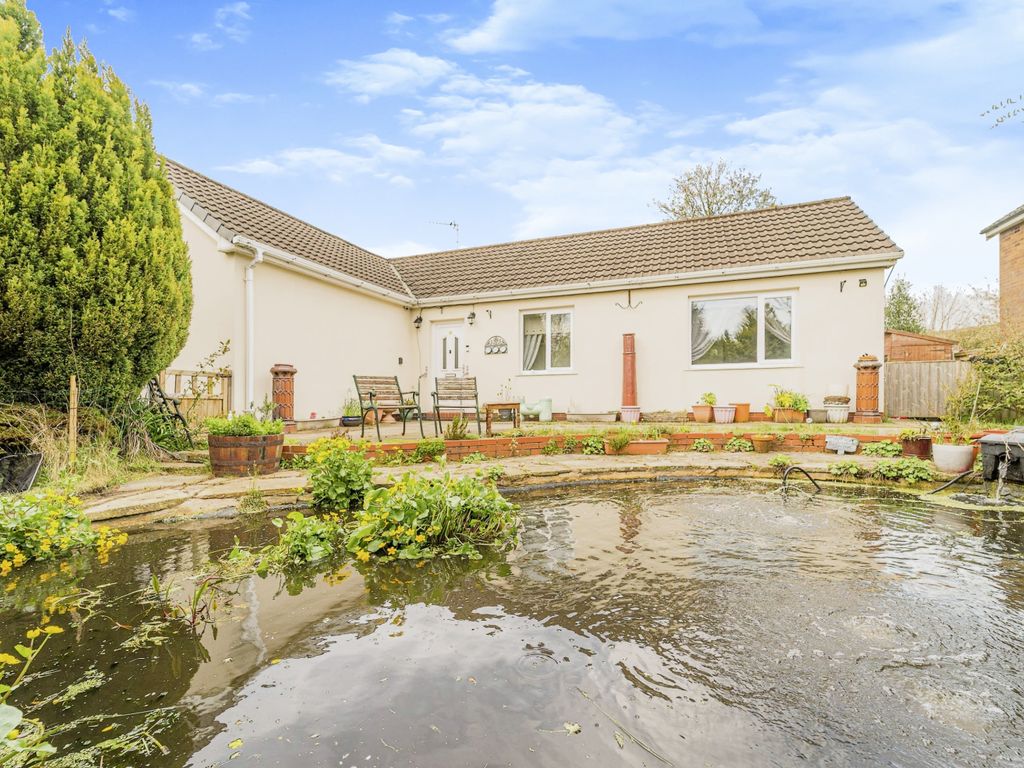 2 bed detached bungalow for sale in Rochdale Road, Bacup OL13 Zoopla