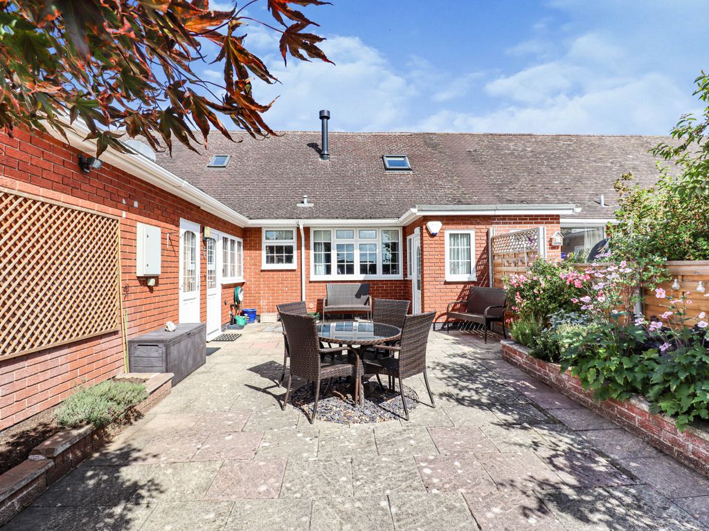 2 bed terraced bungalow for sale in Brays Close, Brinklow, Rugby CV23