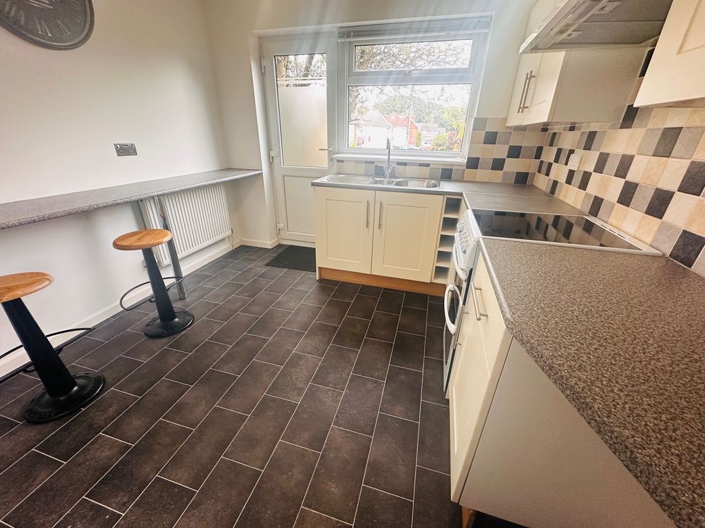 2 bed property to rent in Kingswell Road, Bournemouth BH10, £1,450 pcm